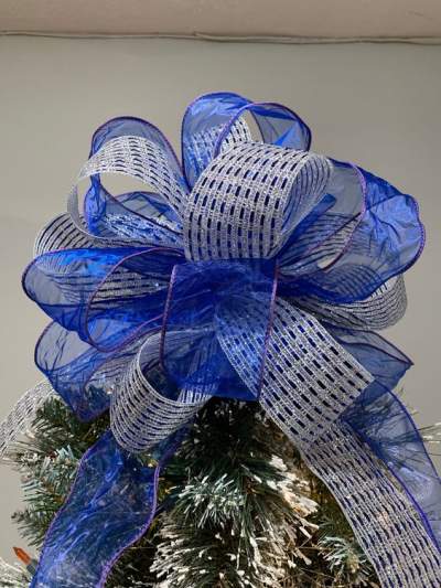 deco mesh blue and white wreath